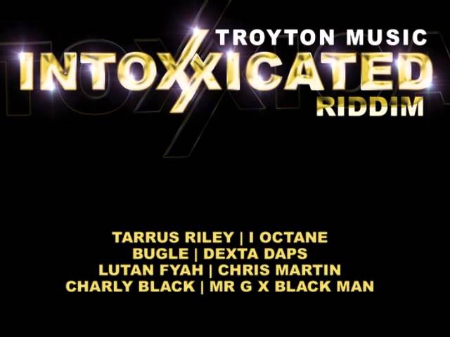 Tonton video musik {trackName} dari {artistName}