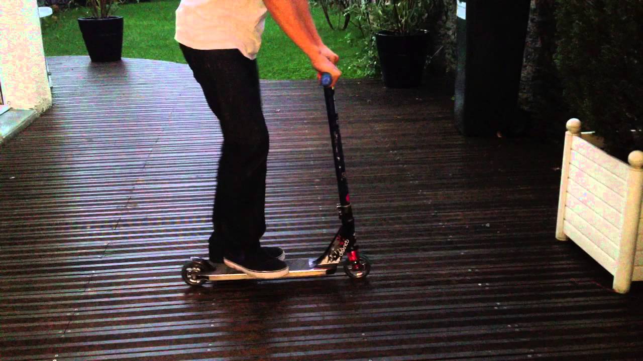 Faire le 180 - Figure de trotinette freestyle - YouTube