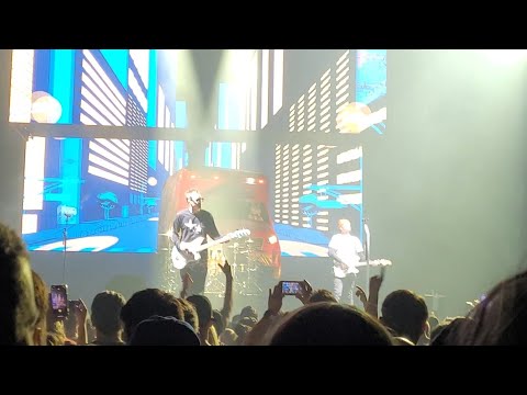 blink-182 - Dumpweed (Live in Chicago, IL 5/6/2023) WITH TOM DELONGE