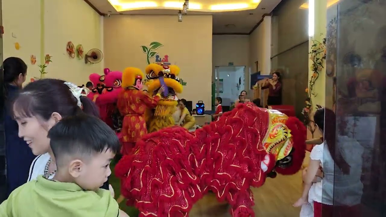 múa lân trung thu.lsr hạ long.múa lân hạ long
