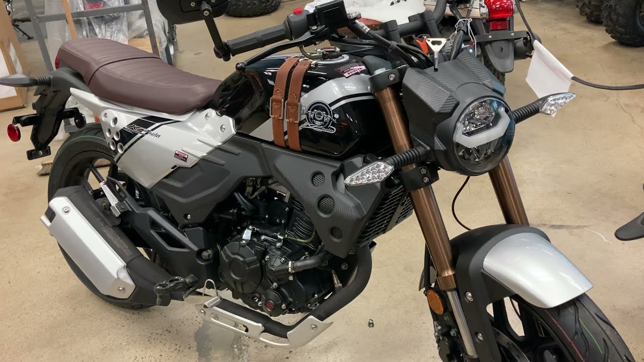 Kp master 200cc 6 speed new cafe style ! Nice looking bike