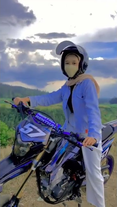 uhty cantik naik crf,,,#shorts #storywa30detik #fyp