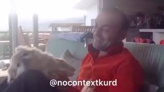 Ersin korkut Kürtçe şarkı söyledi köpeği Mese / aslını inkâr etmeyen adam gibi adam Resimi