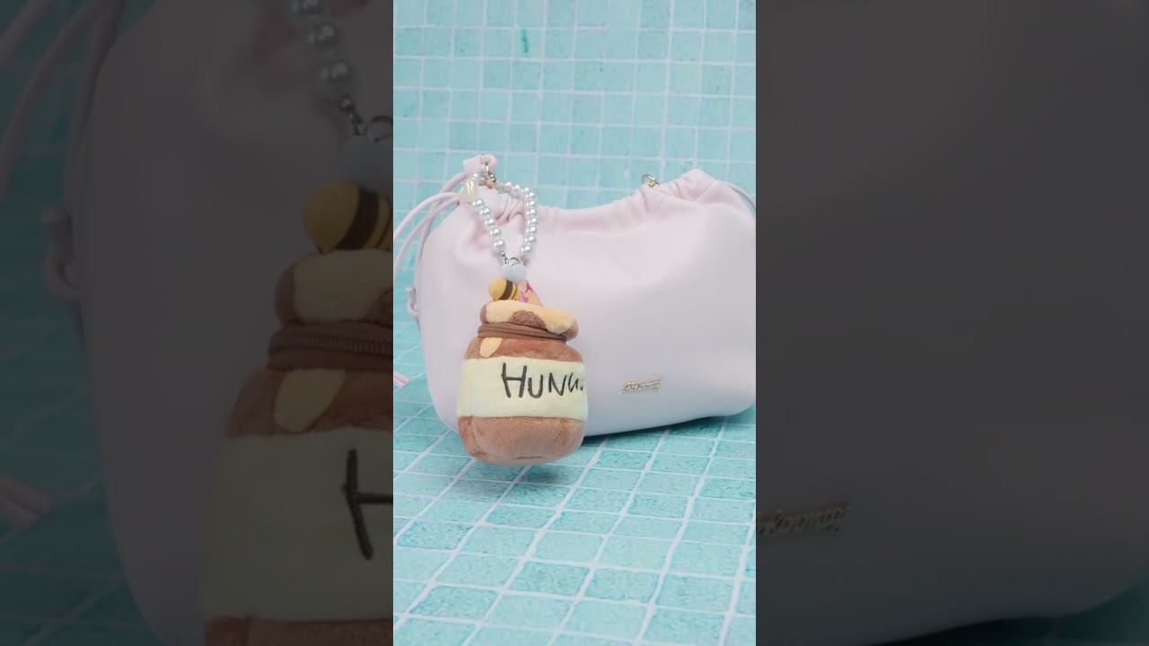 【商品形象】小熊維尼夢境來襲 | 小熊維尼雲朵斜背包小熊維尼睡覺系列 #robinmay #bag #rm #小熊維尼 #fashion 縮圖