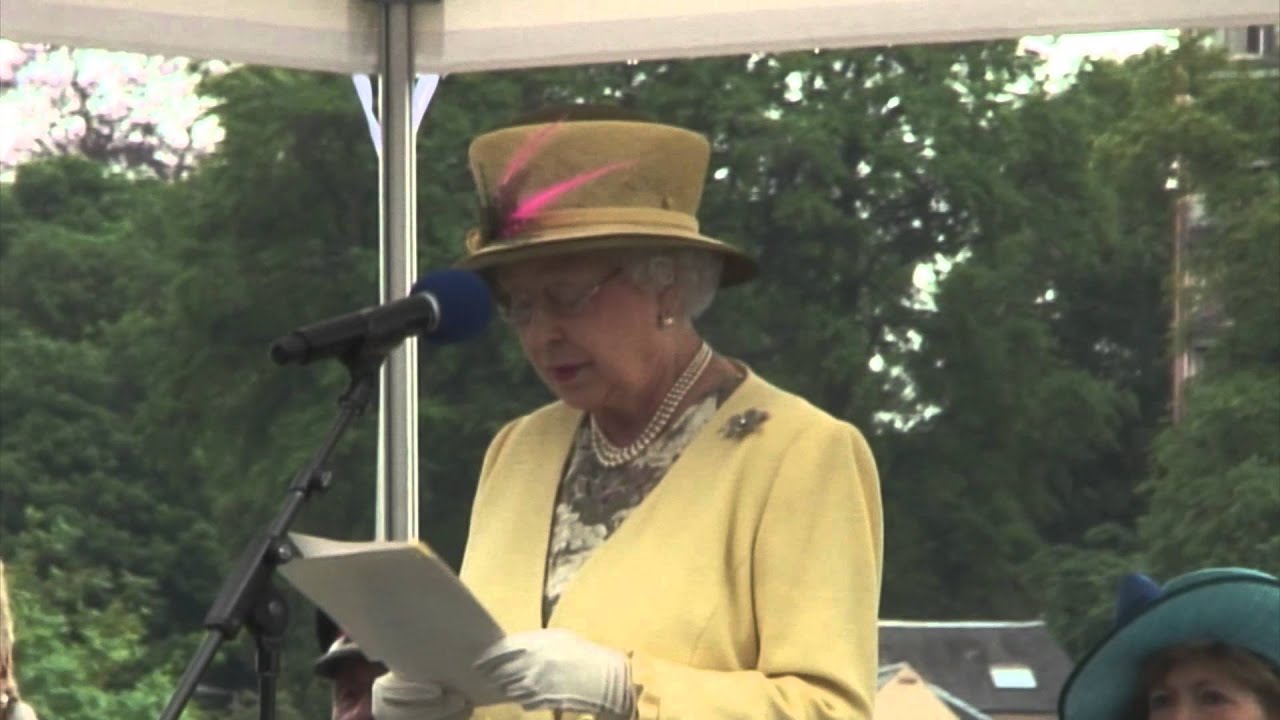 The Queen visits Perth YouTube
