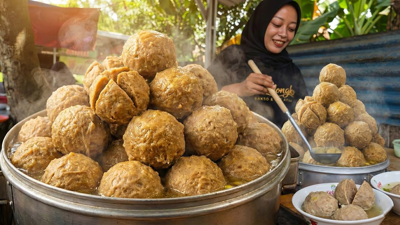 GEMPAR SATU DESA!! BAKSO JUMBO SOR NONGKO, RELA BERDESAKAN DEMI INI!