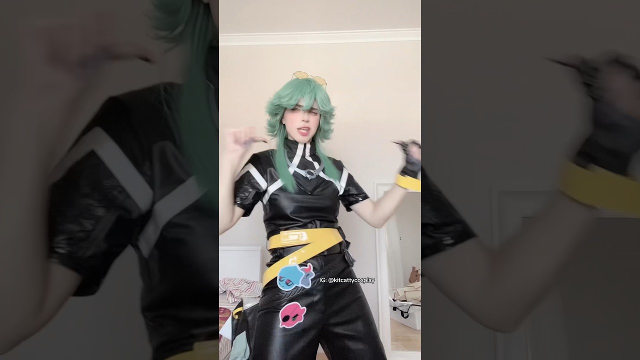 He’s so girly pop 🎀 #gamer #leagueoflegends #cosplay #dance #dancevideo #shorts #trending #ezreal