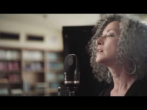 Olomon qora tanli yigitlar birovning qizini sikishadi Semiz yapon ayol jinsiy aloqa