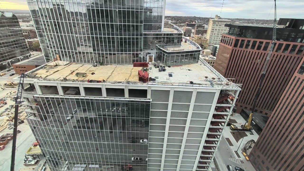 Garage mirrored windows wrapping up at the Mutual of Omaha Tower