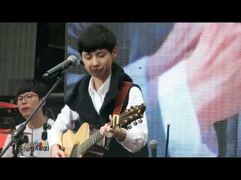 魏嘉瑩 『 花香 (Breathe with you) 』 @ 新光三越信義香堤大道廣場 (2019.04.06)