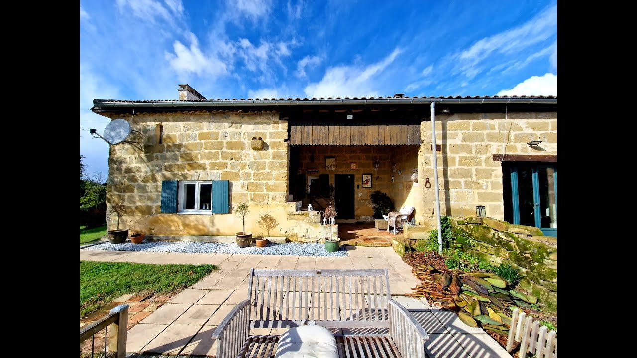 Farmhouse with stunning views for sale in SaintBarthélemyd'Agenais