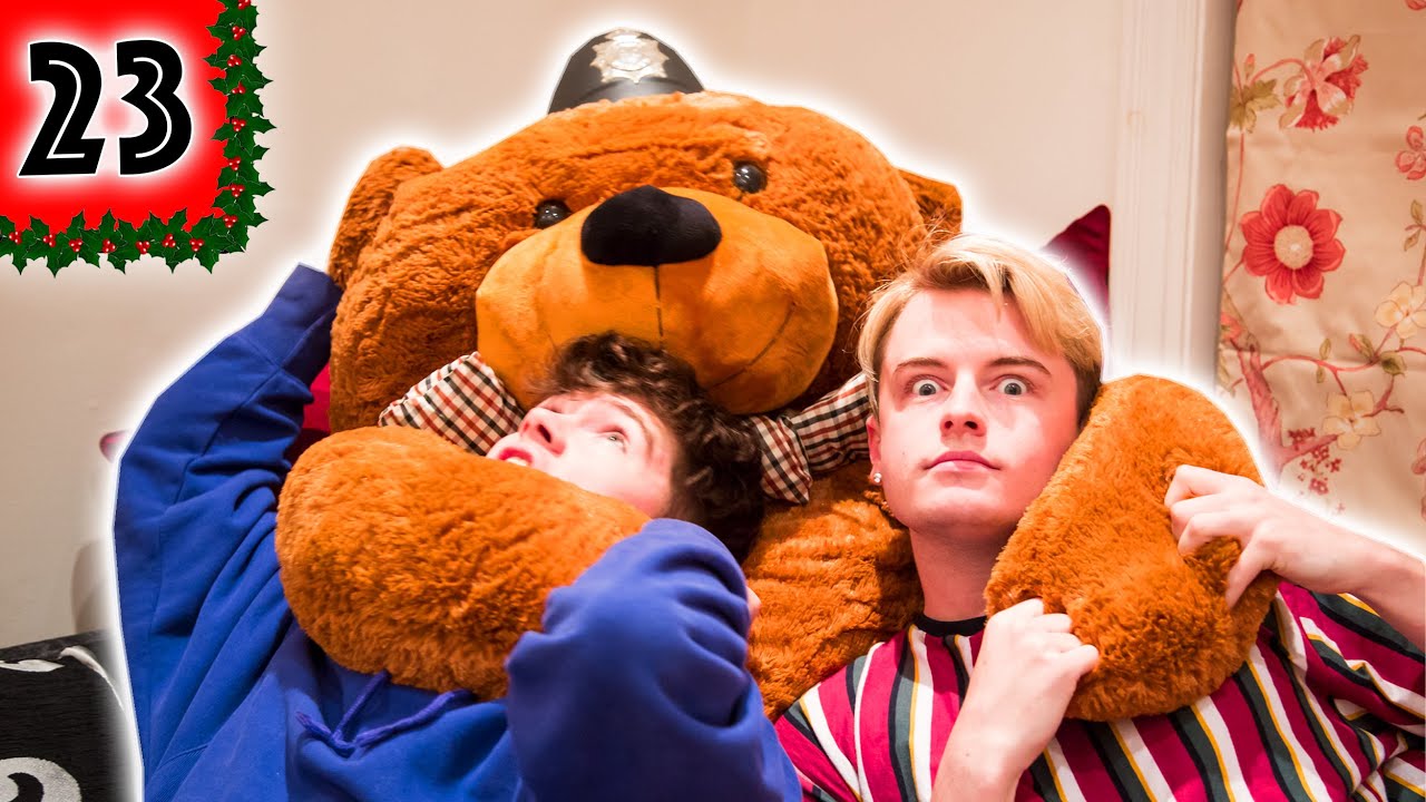 vlogs in spanish ATTACKED BY A 6FT BEAR! - VLOGMAS