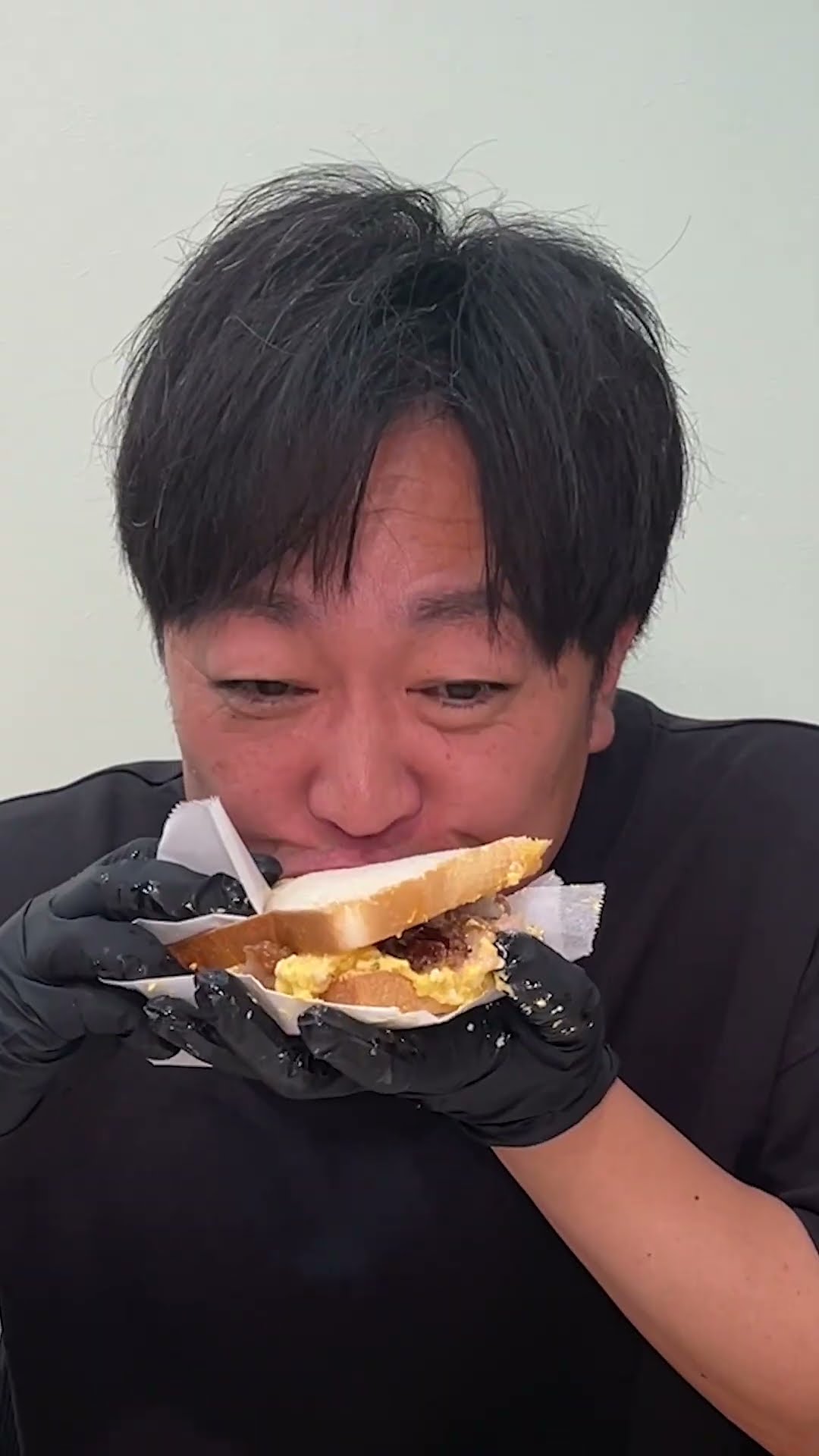たまごと自家製チャーシューのジャンキーサンドイッチ！