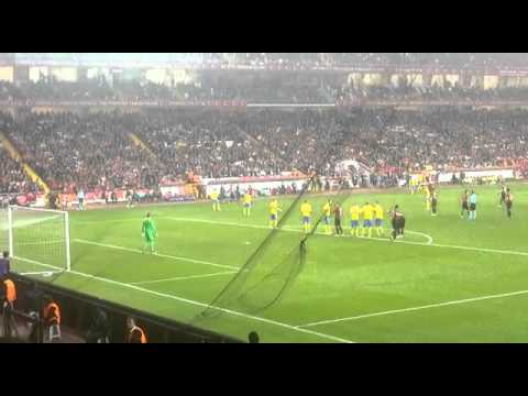 Türkiye-isveç maçı CENK TOSUN un kafa golü