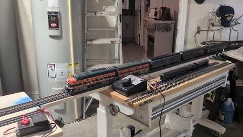 O scale 2 rail Sunset 3rd rail Great Northern F-3 A/B on passenger train