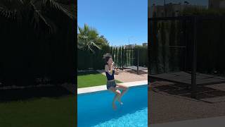 Ich Springe In Den Pool Mit Klamotten?