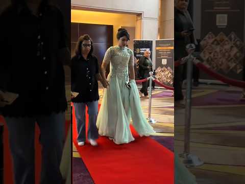 Pakistani Celebrity Sahar Hashmi Was Giving A Disney Princess Vibe At The 10 Awards Humawards 