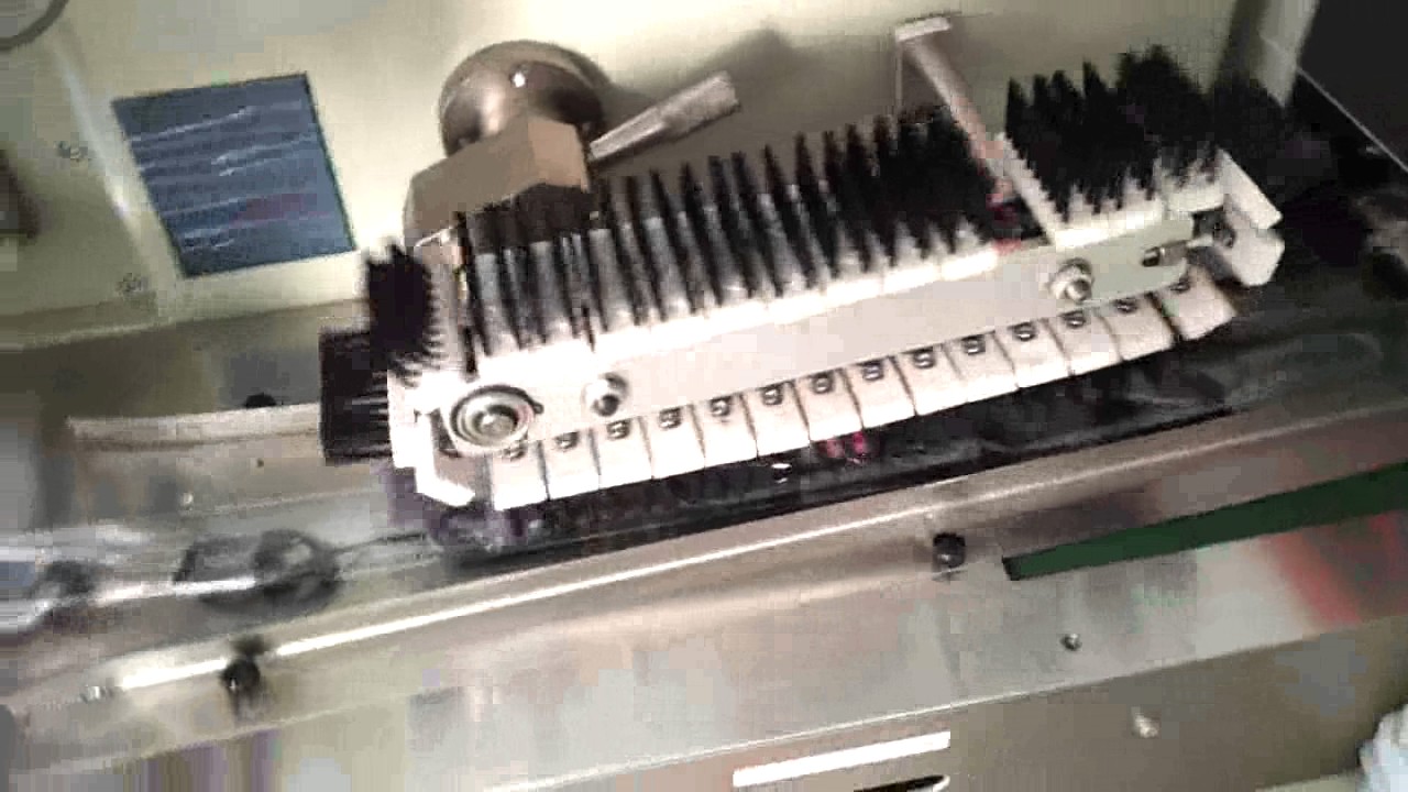 Usb Packaging Machine USB包装机视频 USB packing machine - YouTube