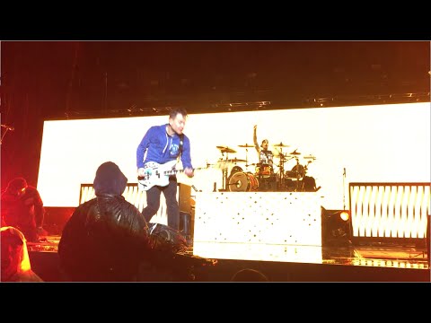 Blink 182 - Dumpweed (Live SLC 9/22/16) *Rain*