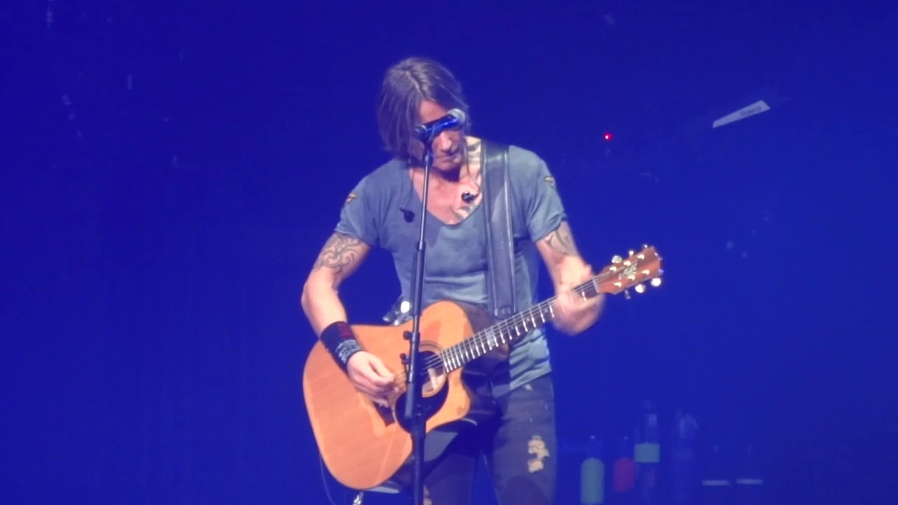 KEITH URBAN Acoustic Encore Medley! Dallas 2018