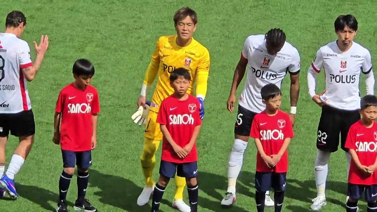 選手入場～スタメン集合写真～コイントス～円陣。 浦和レッズ vs 鹿島