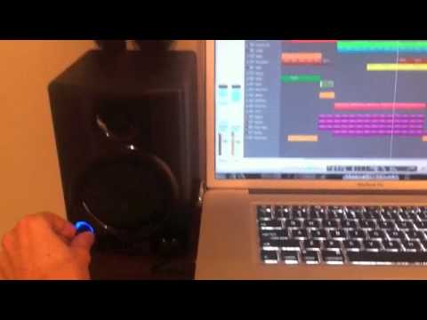 M-Audio AV30 Review - YouTube