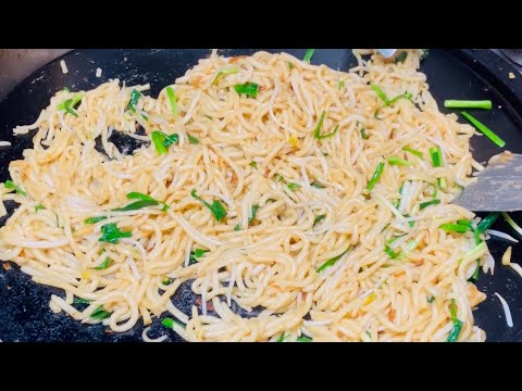 來到竹東～全台最大客家傳統市場要吃什麼呢？一次爆吃18家！炒米苔目,炸婆菜,粄條韭菜蛋餅,炸紅糟肉,餡餅The Biggest Taiwan Zhudong Hakka Market Food