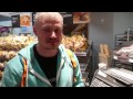 Как нарезать хлеб в супермаркете Праги ( How to cut the bread in the supermarket of Prague)