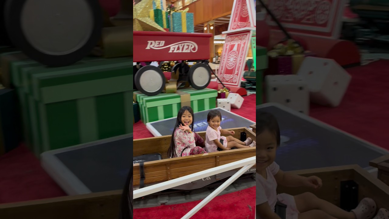 The Pearlridge Express Train 🎄