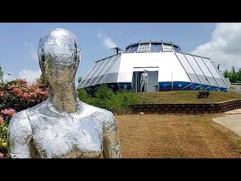 Video: Una Casa En La Que Morir' Es Una Residencia Extraterrestre-esque Sin Construir