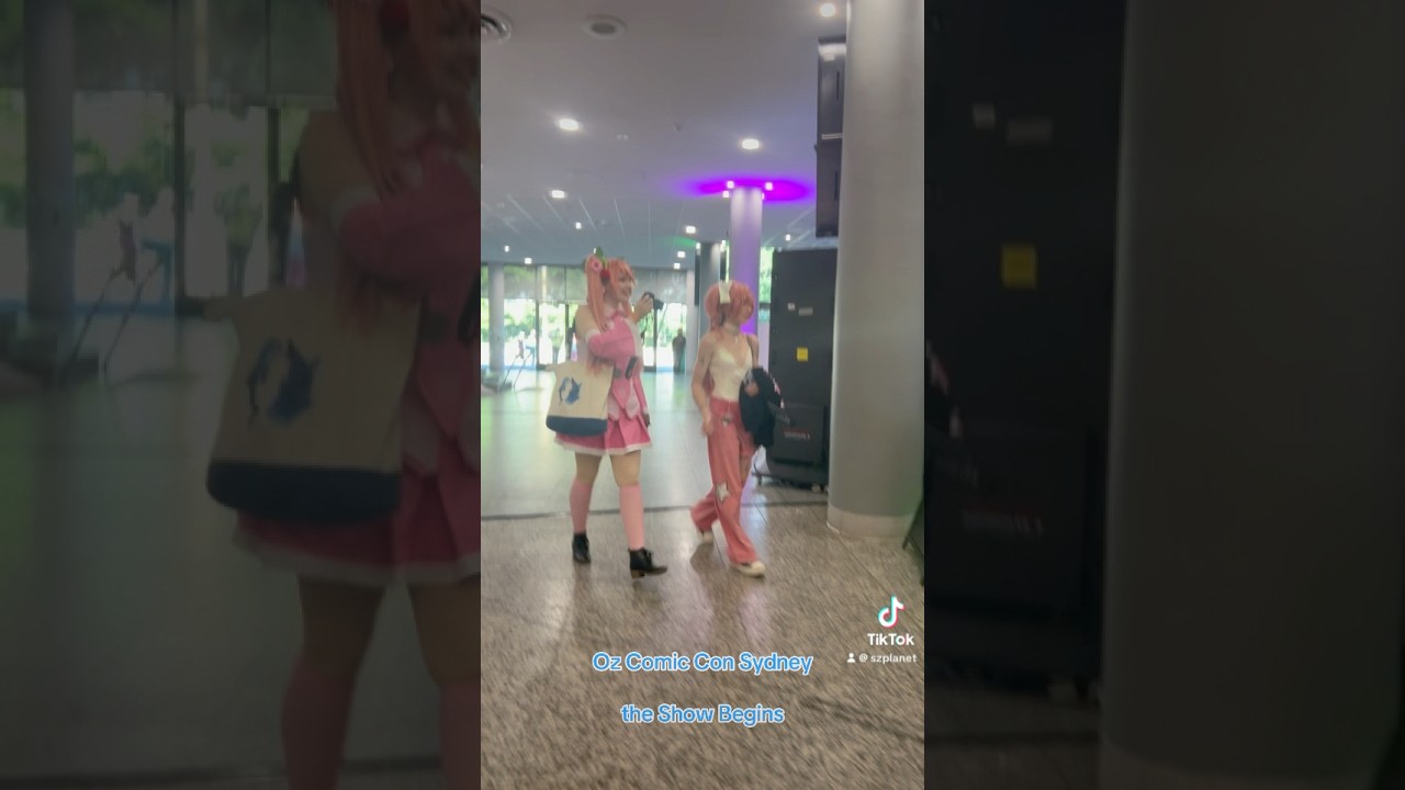 Oz Comic Con Sydney. The Show Begins. 