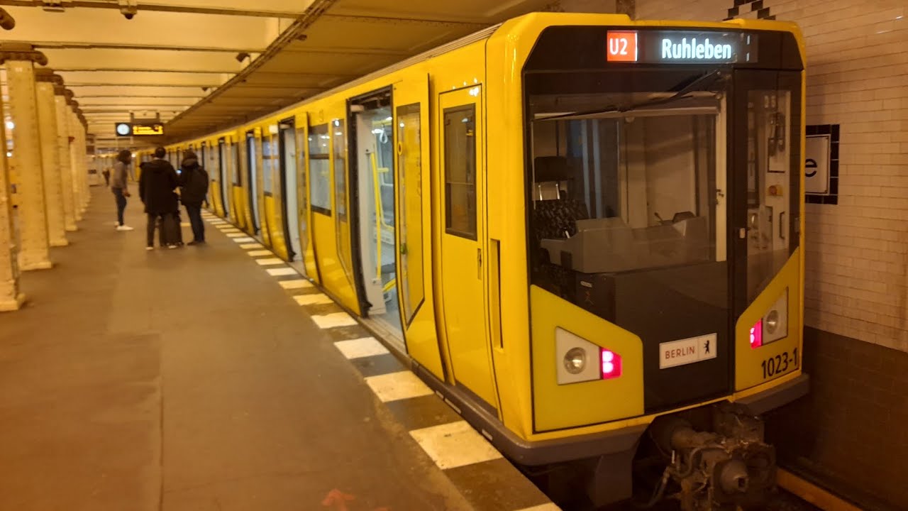 Mitfahrt in der U2 von Klosterstraße bis Deutsche Oper im HK06 1023-1