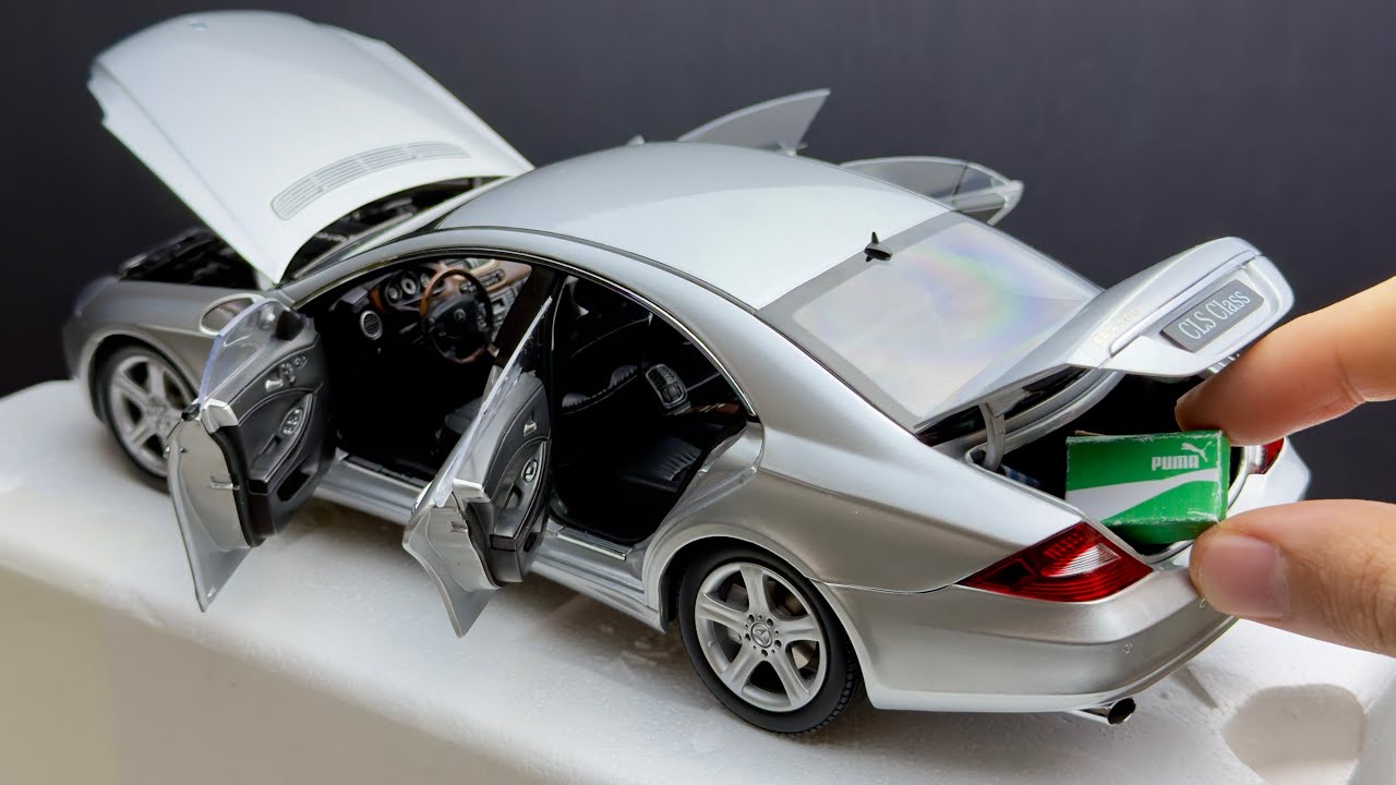Unboxing and Review of the 1:18 Scale Realistic Mercedes-Benz CLS
