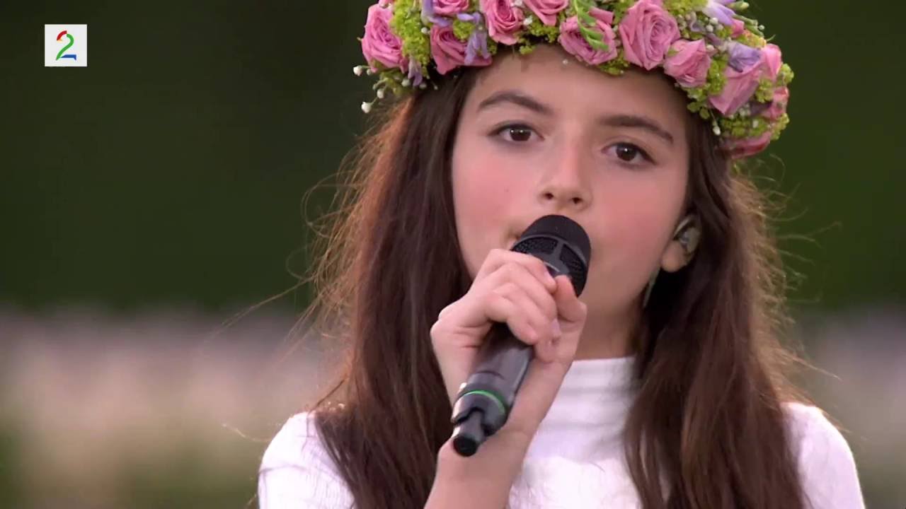 Glimte Politibetjent Uretfærdig Angelina Jordan - Feeling Good (Performs at Allsang På Grensen - TV2) -  YouTube