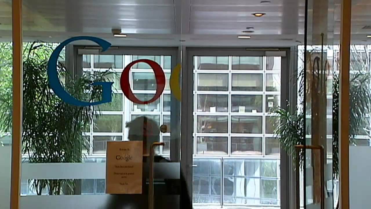 WRONG WAY! 'Blonde on an escalator' becomes internet hit