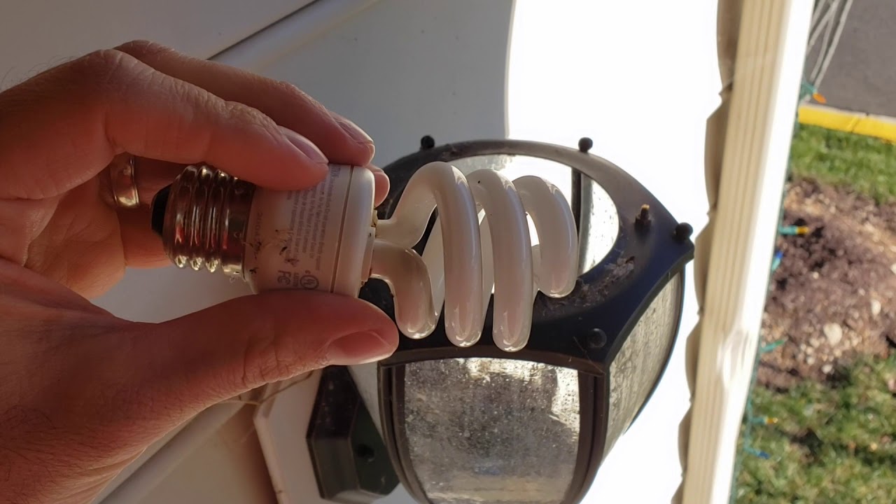 How to change your Carriage Light Bulb YouTube