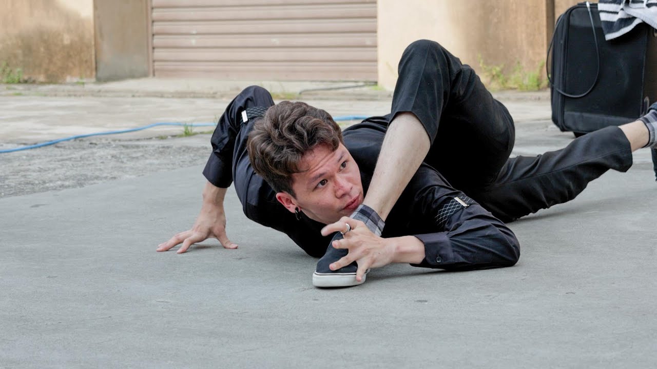 台灣街頭藝人陳聖崴，軟骨功表演，台灣獨一無二的街頭演出，12年才能成就的技能Street Artistes, Contortion Skill