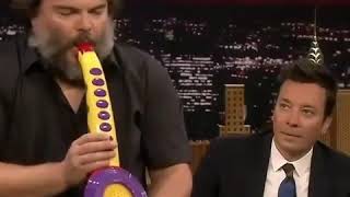 #JackBlack performs his legendary sax-a-boom with The Roots #jimmyfallonshow 😅📷