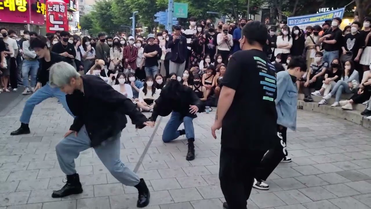 220529 홍대버스킹 화련무(HRM)_투모로우바이투게더-Good Boy Gone Bad