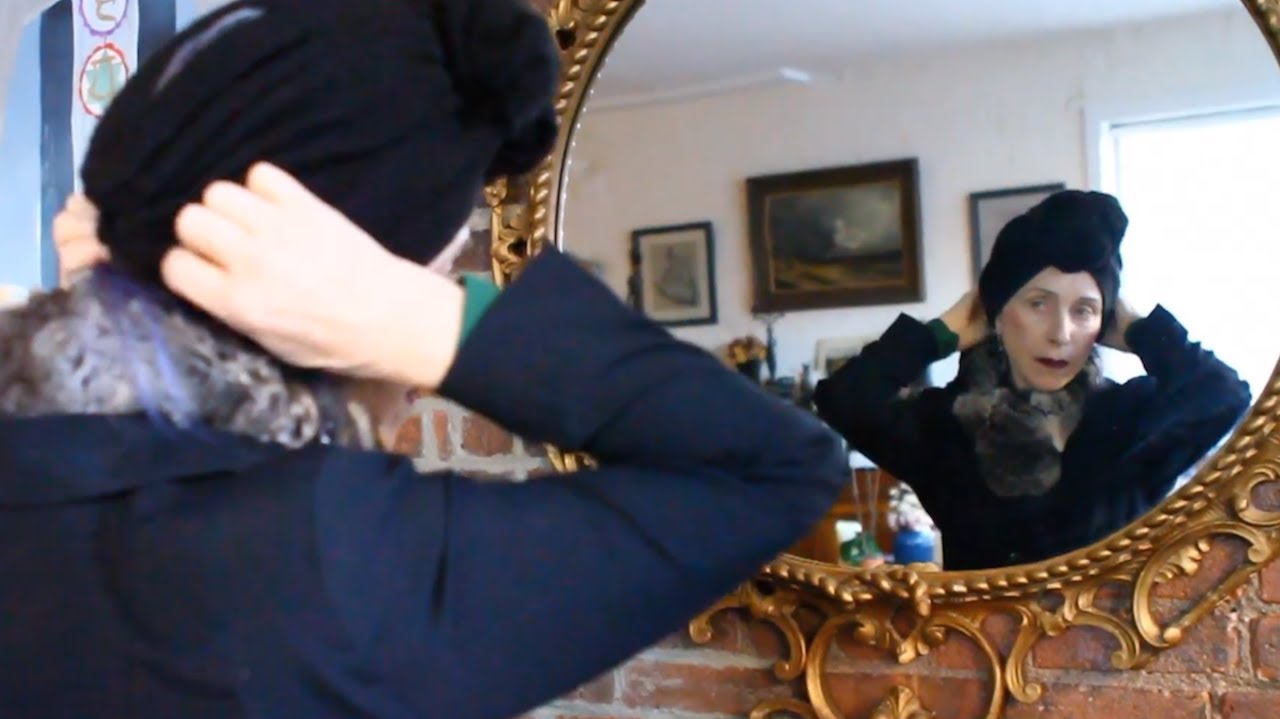 Dailies: The Sexiest Woman Alive in Over-the-Knee Boots & a Turban – Beatrix Ost