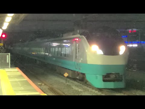 【100km/h超えの高速通過】80M 特急 ときわ80号 E657系K17編成(グリーンレイク塗装) 松戸駅 通過シーン