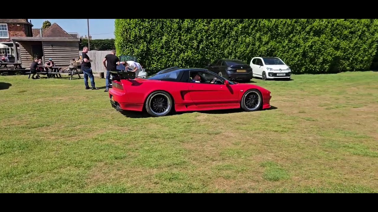 Honda nsx leaving the stag pub ashford kent
