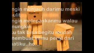 Pergi dari hatiku ( video lirik ) - Aliando