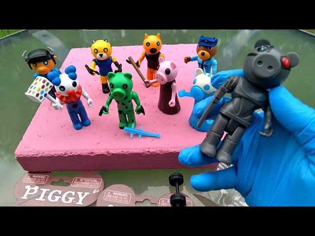 Roblox Piggy Series 2 Frostiggy Blue Pig Figure