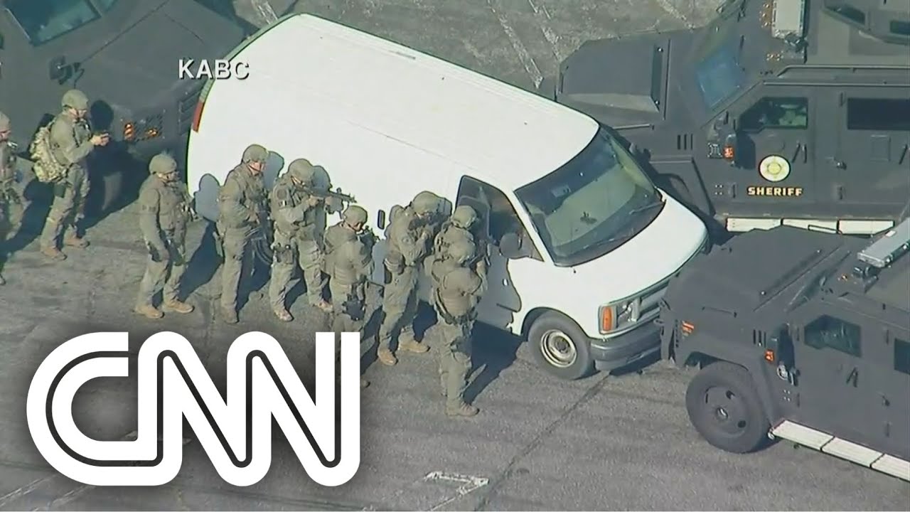 Suspeito de ataque a tiros nos EUA é encontrado morto em van | CNN PRIME TIME