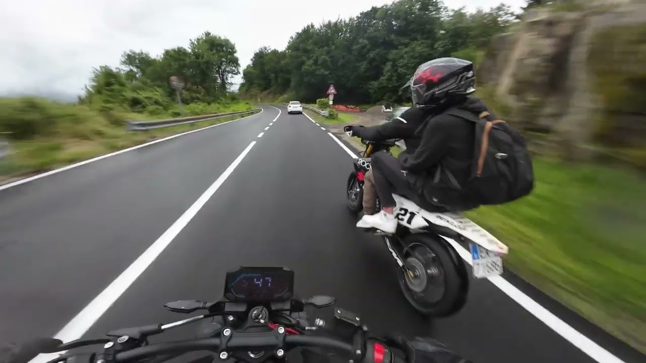 Tre uomini e la pioggia | Voge Brivido 125r