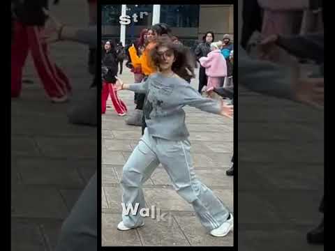 🏴󠁧󠁢󠁥󠁮󠁧󠁿Kpop in Public – Stray Kids "Walkin On Water"!