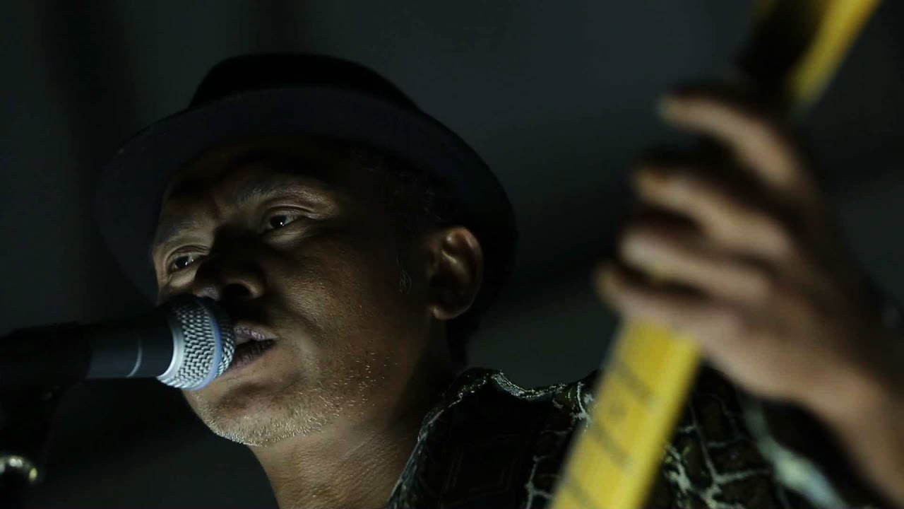 [ this look away ] by Silo