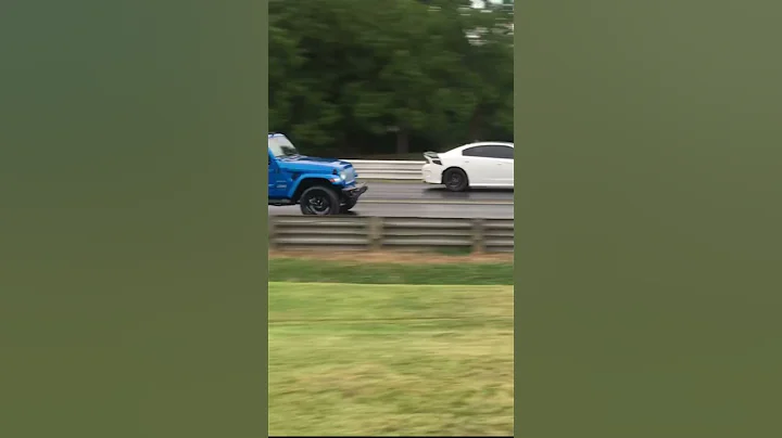 Jeep Wrangler 4xe drag racing 392 charger - 天天要聞