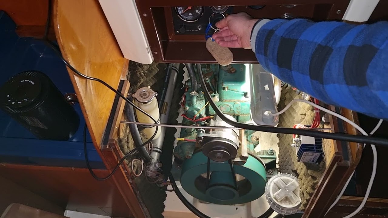 Dufour 31 Attempt to start the VOLVO PENTA MD 11 C